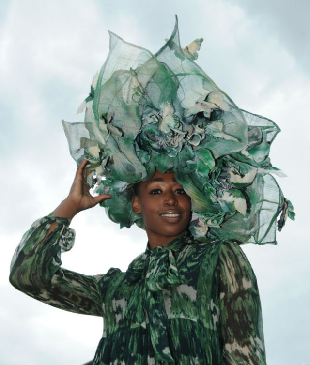 Aintree Grand National 2013 Ladies Day (40 pics)