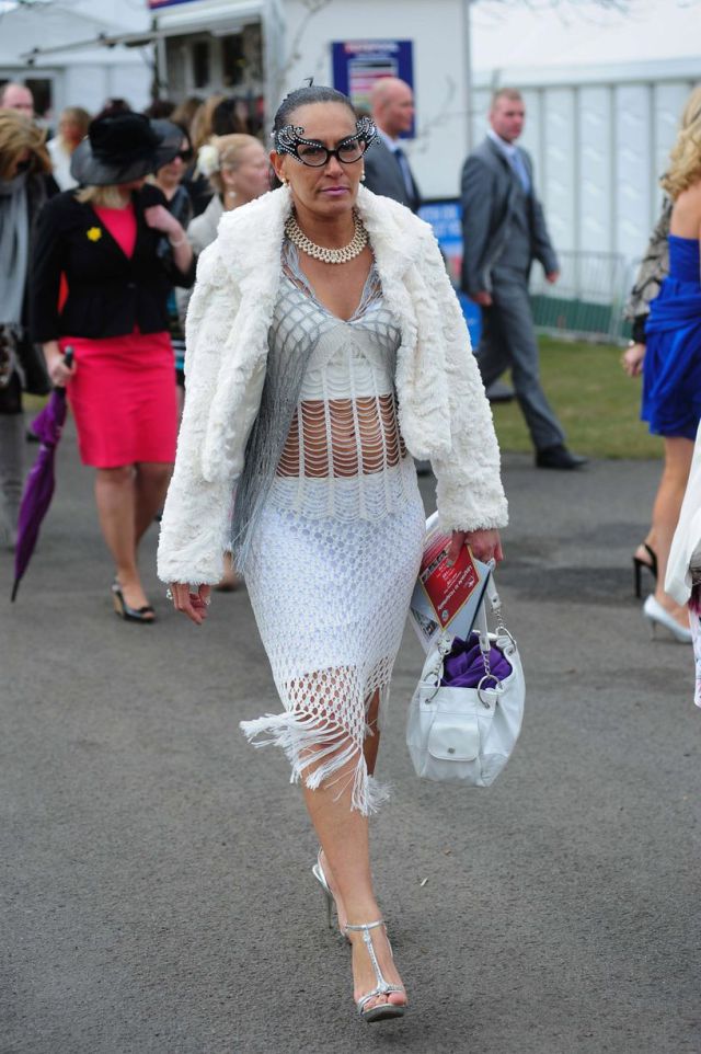 Aintree Grand National 2013 Ladies Day (40 pics)