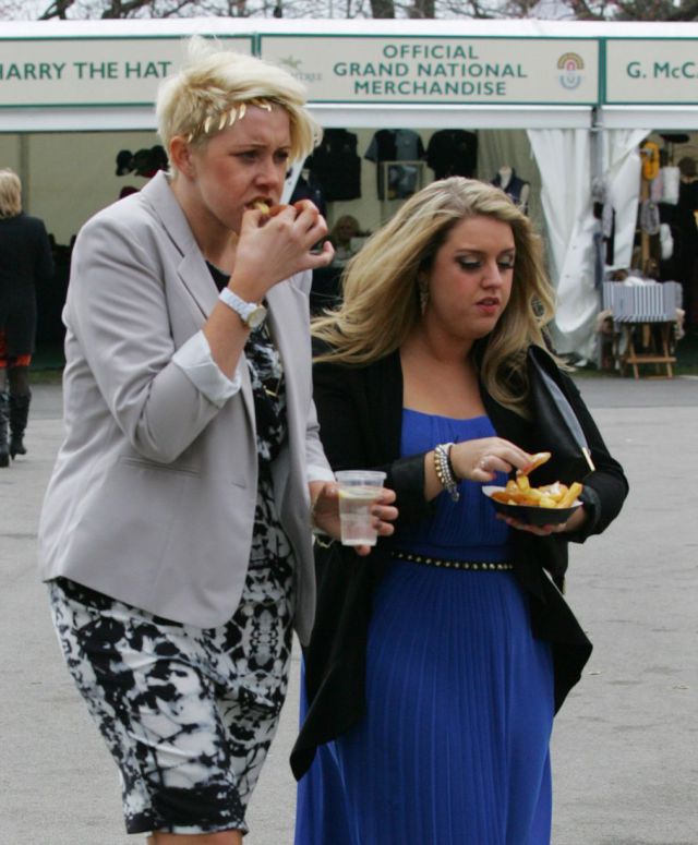 Aintree Grand National 2013 Ladies Day (40 pics)