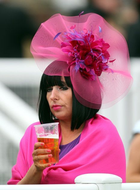 Aintree Grand National 2013 Ladies Day (40 pics)