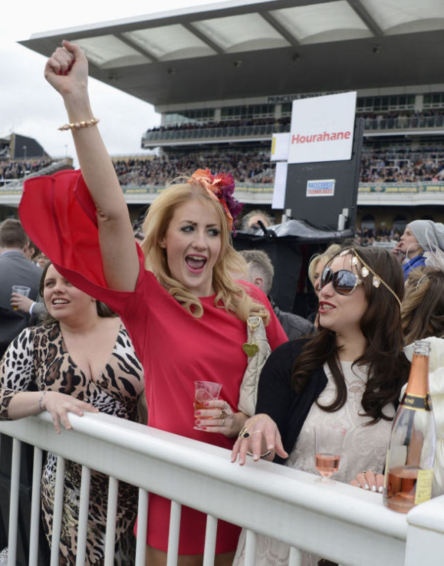 Aintree Grand National 2013 Ladies Day (40 pics)