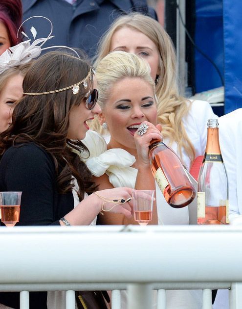Aintree Grand National 2013 Ladies Day (40 pics)