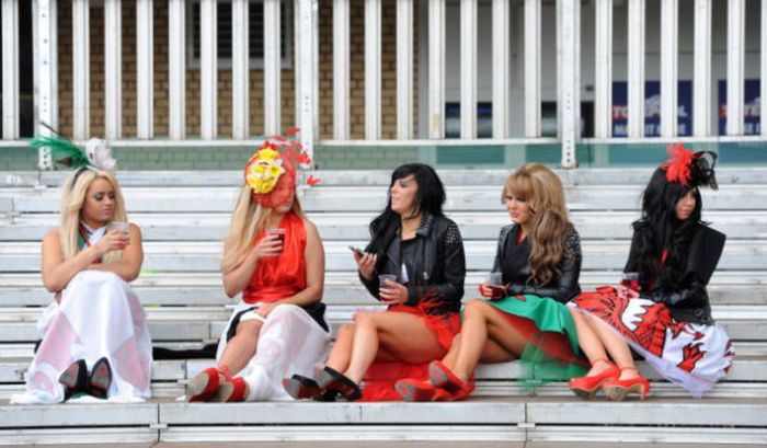 Aintree Grand National 2013 Ladies Day (40 pics)
