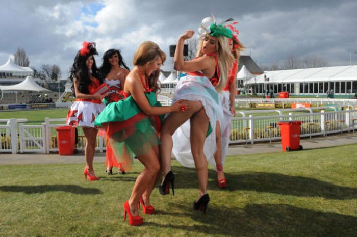 Aintree Grand National 2013 Ladies Day (40 pics)
