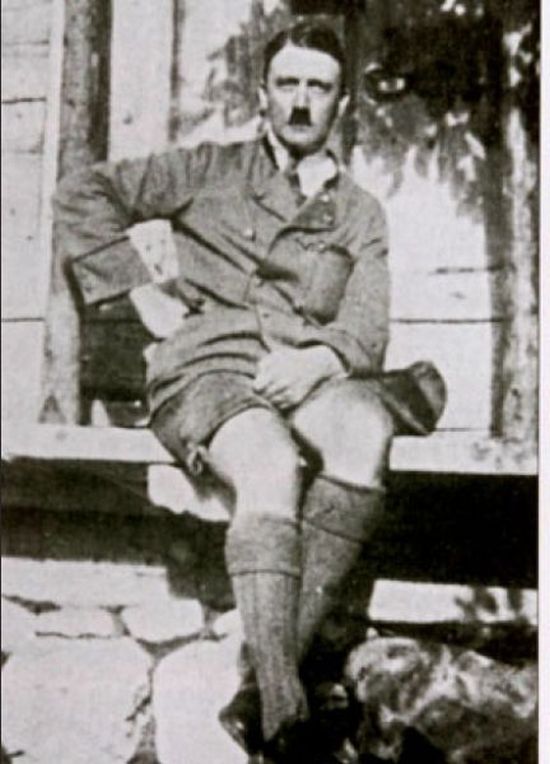 Hitler in Shorts (5 pics)