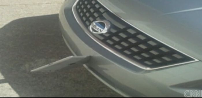 Ipad Stuck in Car Bumper (6 pics)