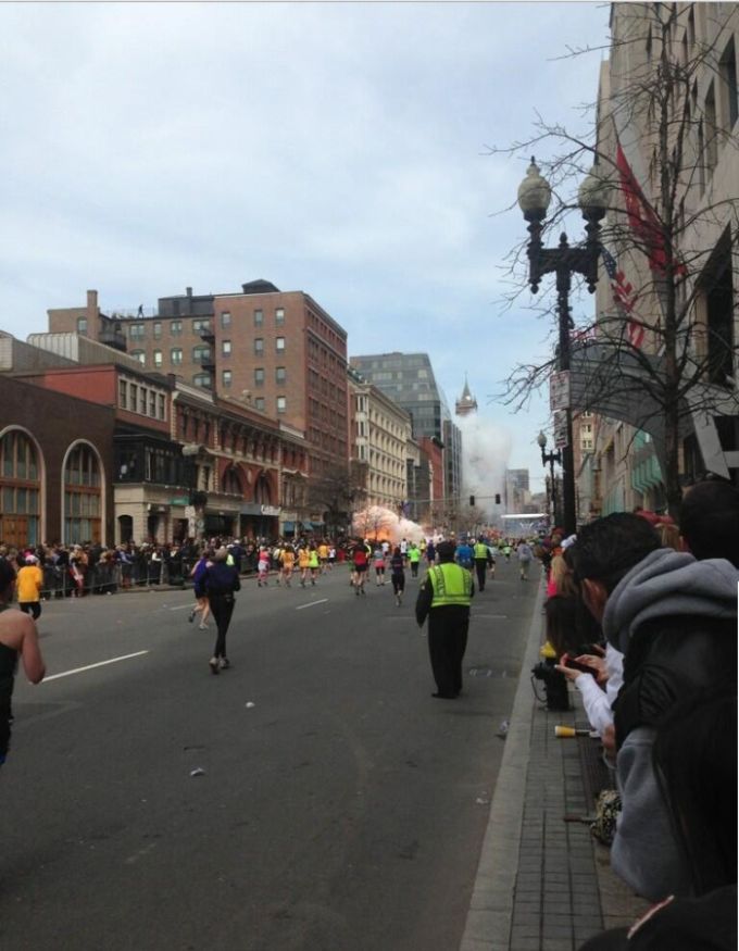 Boston Marathon Bombing (21 pics + 4 videos) Boston Marathon Bombing (21 pics + 4 videos)