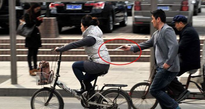 Chinese Pickpocket (4 pics)