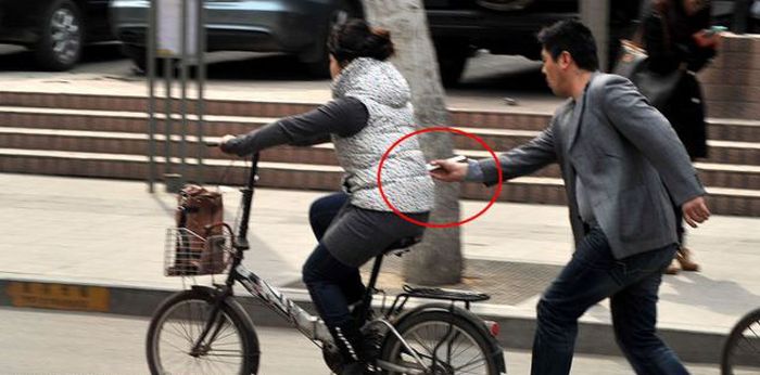 Chinese Pickpocket (4 pics)
