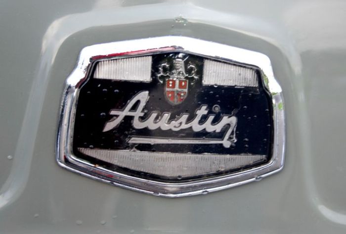 Retro Car Logos (159 pics)