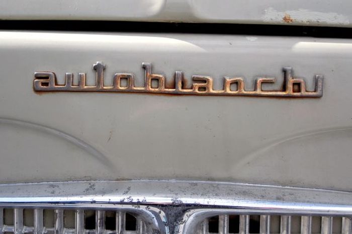 Retro Car Logos (159 pics)