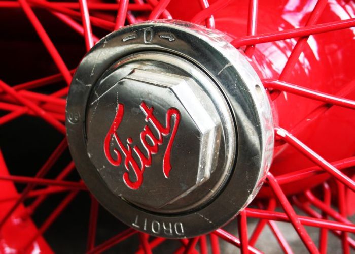 Retro Car Logos (159 pics)