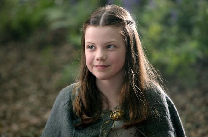 Georgie Henley Then and Now (4 pics)
