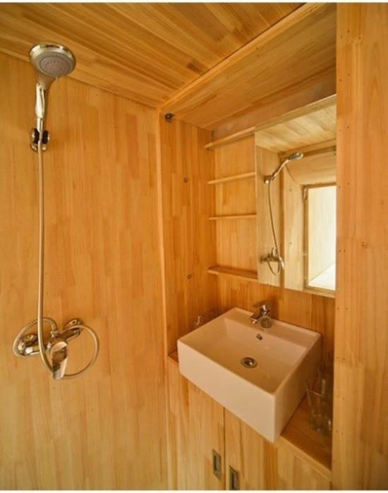 Student from China Builds a Tiny House (14 pics)