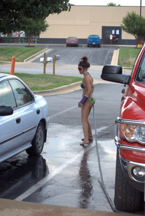 Bikini Carwash (98 pics)