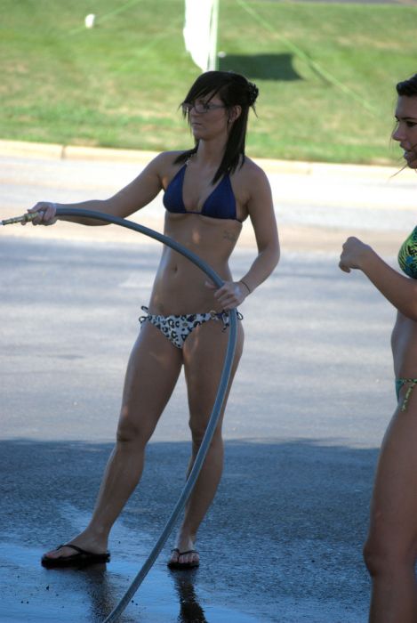 Bikini Carwash (98 pics)