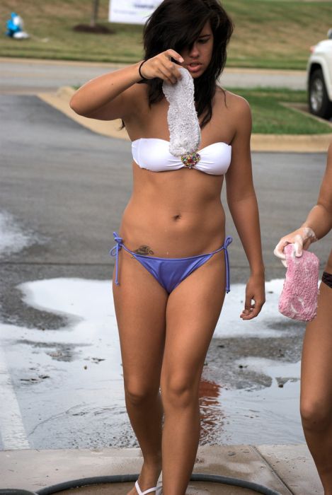 Bikini Carwash (98 pics)