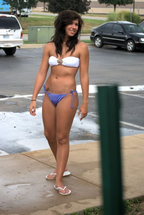 Bikini Carwash (98 pics)