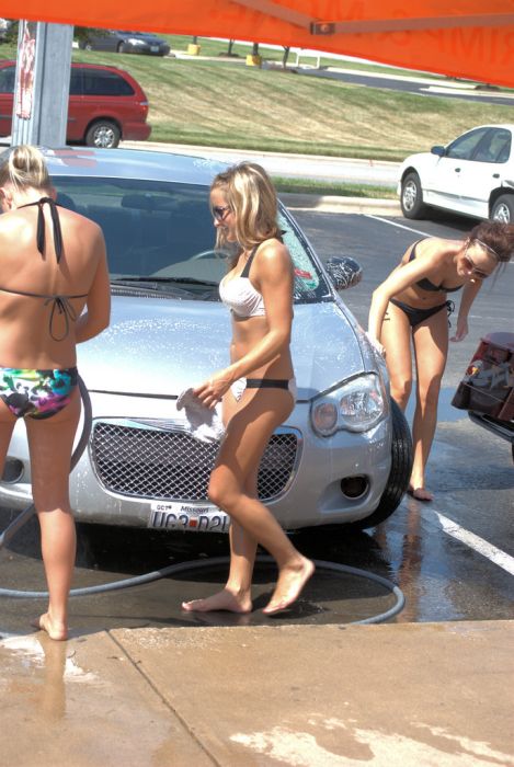 Bikini Carwash (98 pics)