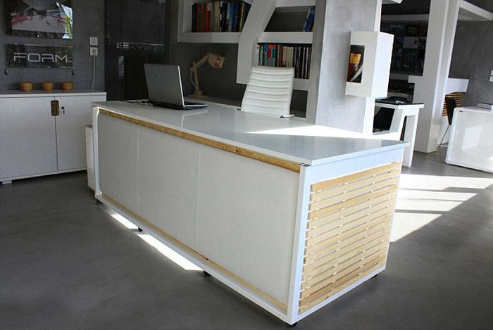 Transforming Desk (4 pics)