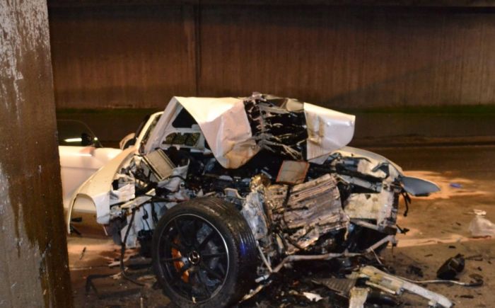 Mercedes-Benz SLS AMG Roadster Crash (8 pics)