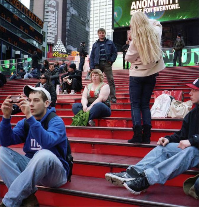 Woman Receives Strange Looks in Public (16 pics)
