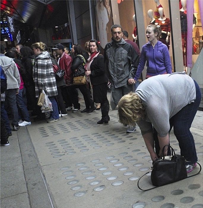Woman Receives Strange Looks in Public (16 pics)