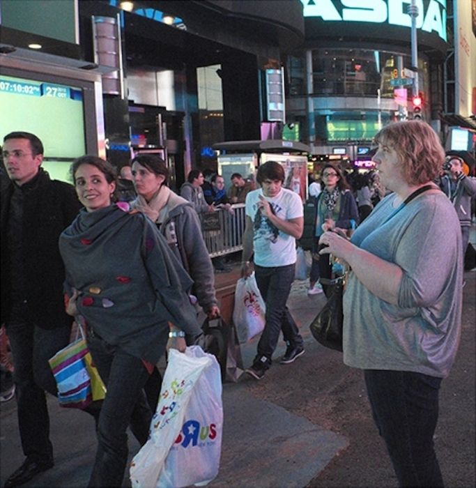 Woman Receives Strange Looks in Public (16 pics)