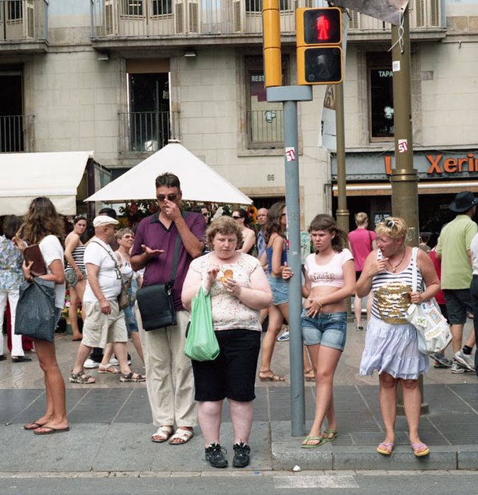 Woman Receives Strange Looks in Public (16 pics)