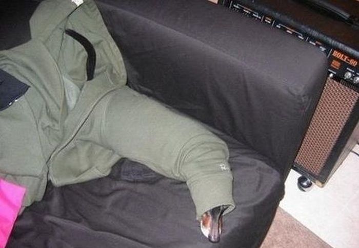 These Dogs Suck At Hide-And-Seek (38 pics)