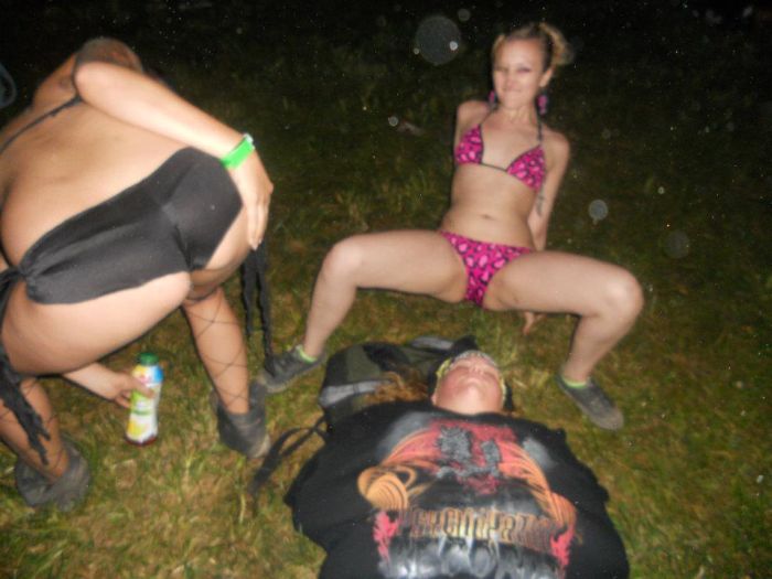 Passed Out Juggalos (36 pics)