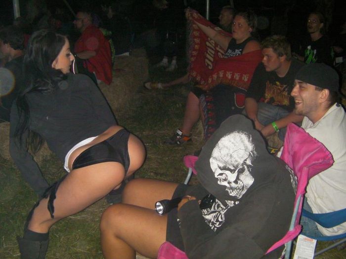 Passed Out Juggalos (36 pics)