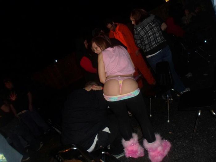 Passed Out Juggalos (36 pics)