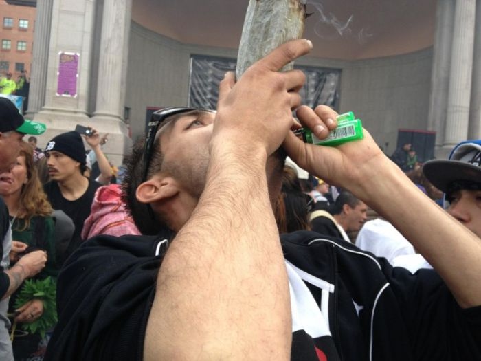 Two Pound-Joint Seized By Cops At Santa Cruz 4/20 Rally (5 pics + video)
