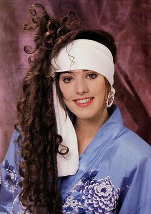 Awkward and Funny Yearbook Photos (97 pics)