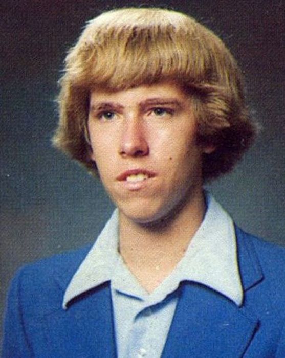 Awkward and Funny Yearbook Photos (97 pics)