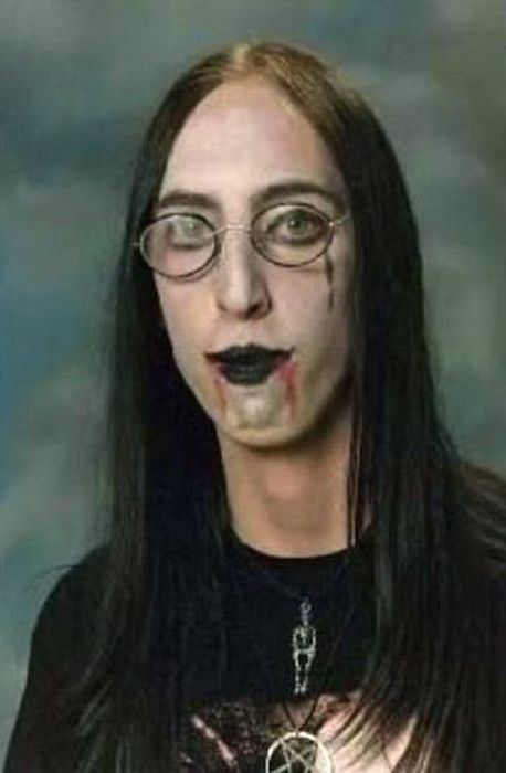 Awkward and Funny Yearbook Photos (97 pics)