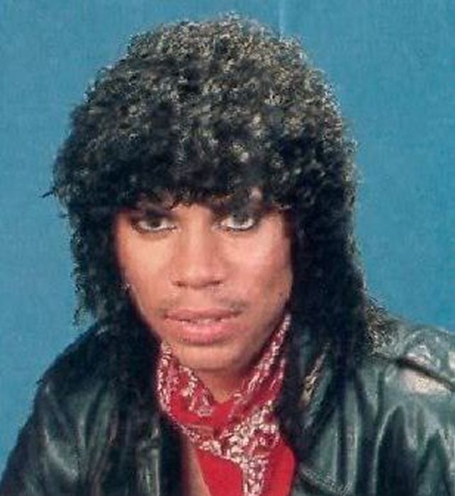 Awkward and Funny Yearbook Photos (97 pics)