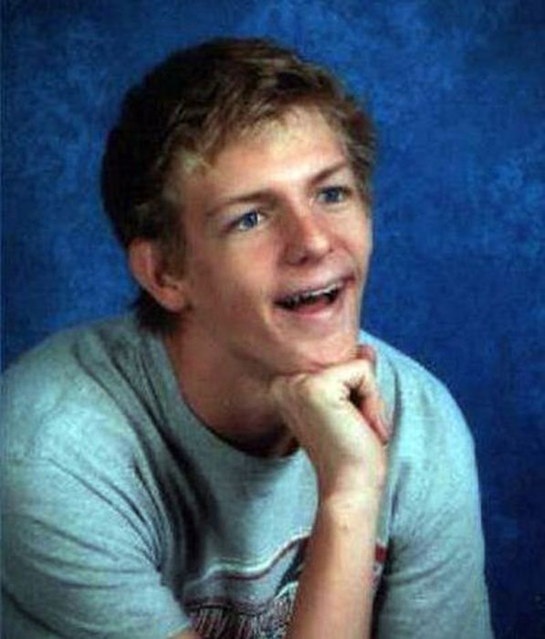 Awkward and Funny Yearbook Photos (97 pics)