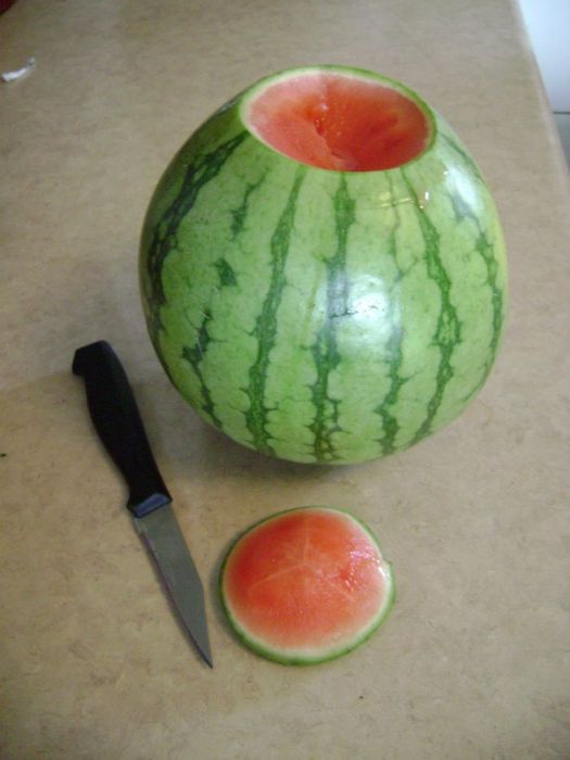How to Make a Watermelon Keg (15 pics)