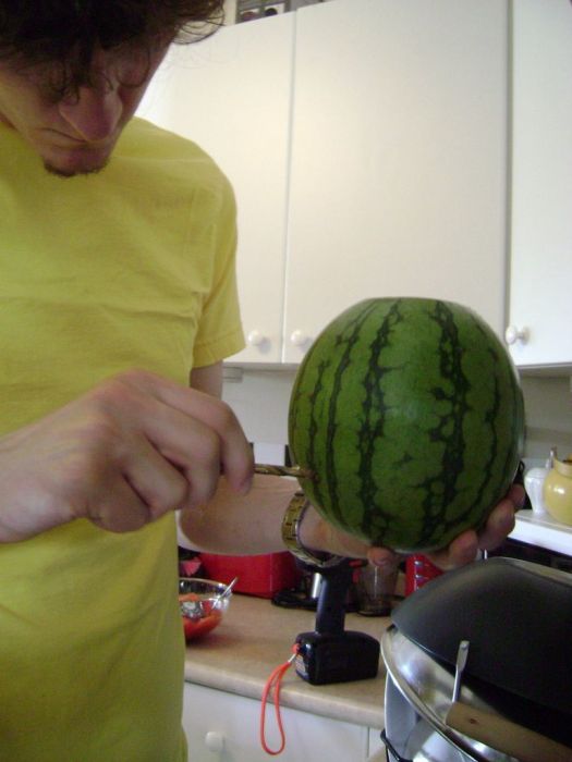 How to Make a Watermelon Keg (15 pics)