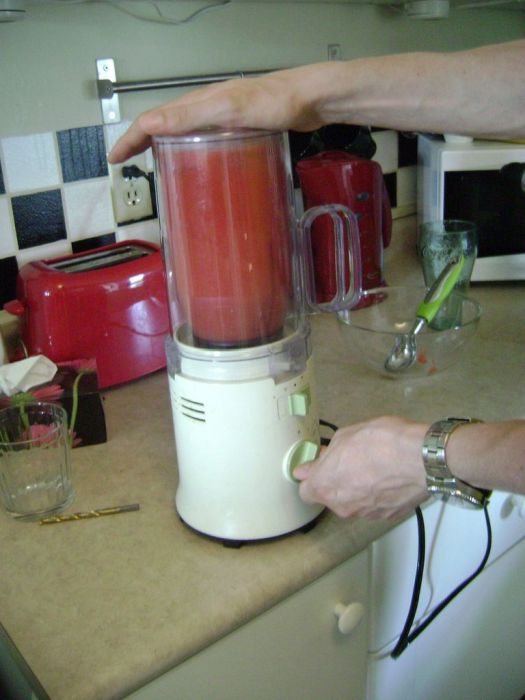 How to Make a Watermelon Keg (15 pics)