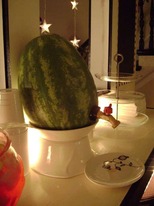 How to Make a Watermelon Keg (15 pics)