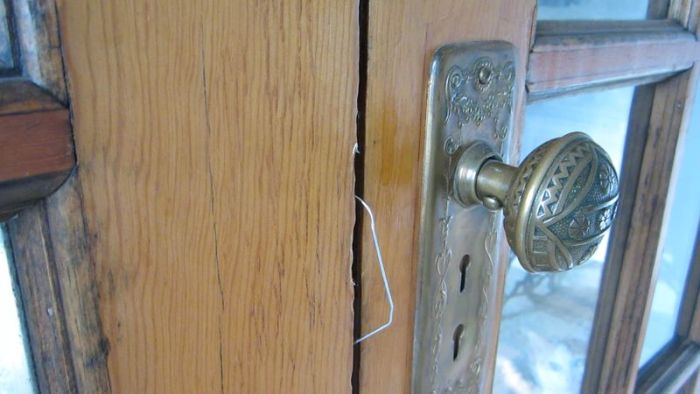 How to Open a Lock with a Paper Clip (48 pics)