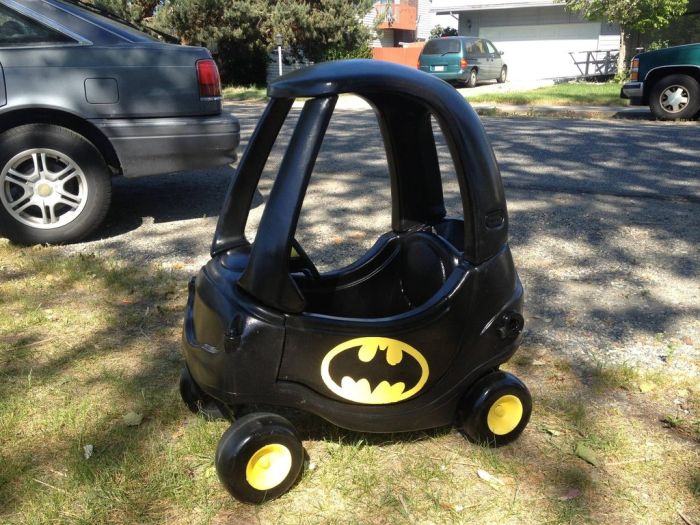 DIY Batmobile (24 pics)
