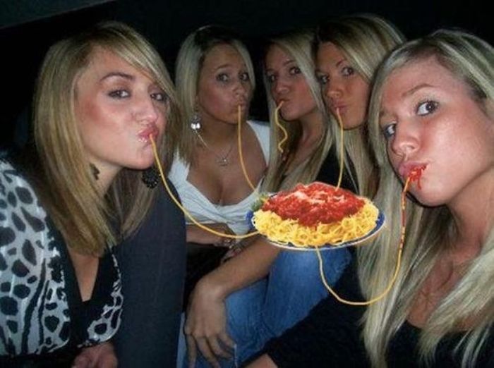 This What a Duck Face Is Good For (20 pics)