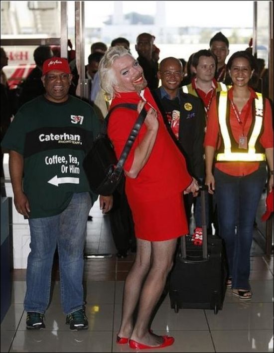 Richard Branson Turns Stewardess (9 pics)