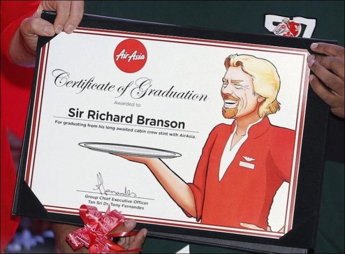 Richard Branson Turns Stewardess (9 pics)