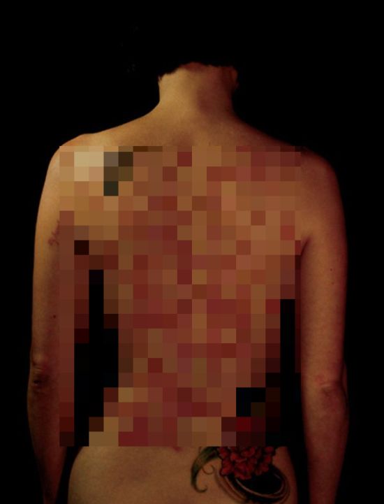 Angela Su Becomes Wounds of Christ (3 pics)