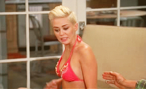 Miley Cyrus GIFs (30 gifs)